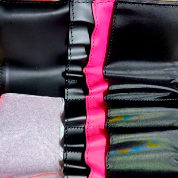 NEW [Kendall & Kylie] Makeup Brush Holder w/ Adjustable Belt Black & Hot Pink - Picture 5 of 12